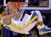 开云体育下载-绿茵场上的总决赛，荷兰式战术如何正面击溃黄色潜水艇