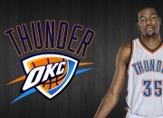 开云体育登录-赛道与球场，乔治的双重奏鸣曲